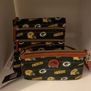 D&B Packers crossbody set